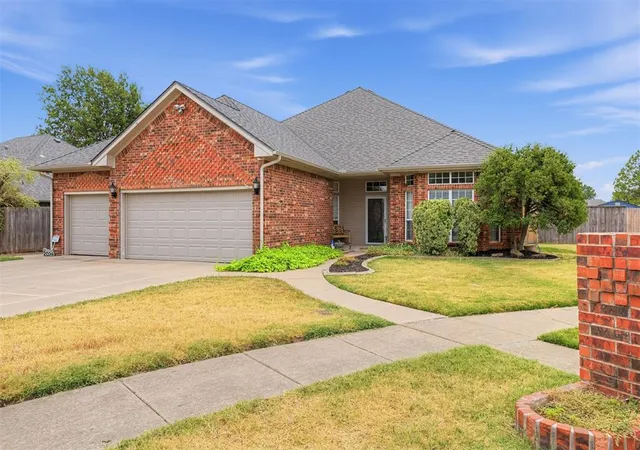 Photo 3 of Single family home for sale at 3908 Brunswick Ln, Norman, OK 73072 | MLS# 1252820 | Listing updated on 2026-10-08