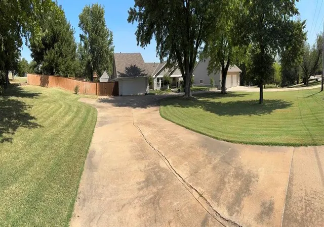 Photo 1 of Single family home for sale at 1611 E Coffee Crk Rd, Edmond, OK 73034 | MLS# 1252821 | Listing updated on 2026-10-08