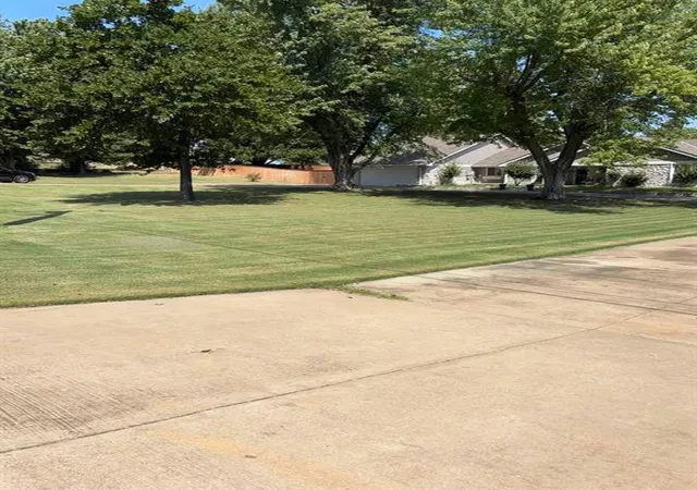 Photo 2 of Single family home for sale at 1611 E Coffee Crk Rd, Edmond, OK 73034 | MLS# 1252821 | Listing updated on 2026-10-08