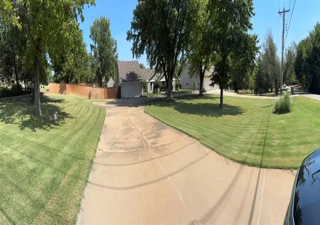 Photo 2 of Single family home for sale at 1611 E Coffee Crk Rd, Edmond, OK 73034 | MLS# 1252821 | Listing updated on 2026-10-28
