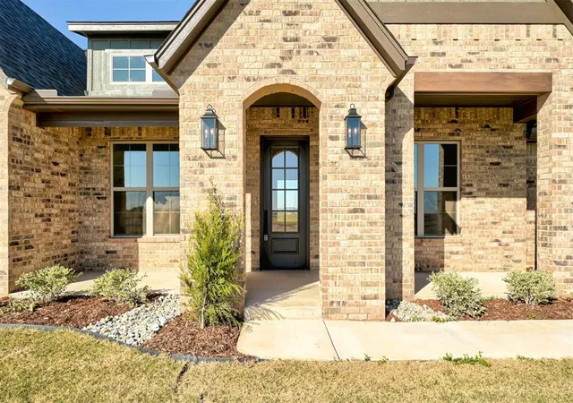 Photo 3 of Single family home for sale at 5721 Red Valley Dr, Piedmont, OK 73078 | MLS# 1252823 | Listing updated on 2026-10-08