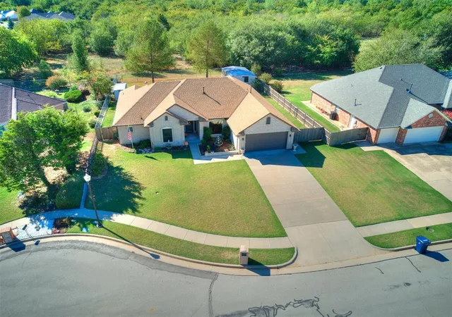 Photo 4 of Single family home for sale at 12608 Chisholm Spur, Yukon, OK 73099 | MLS# 1252833 | Listing updated on 2026-10-10