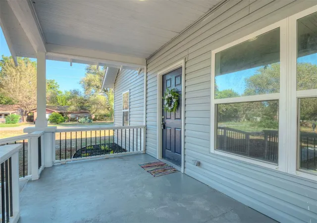 Photo 2 of Single family home for sale at 628 N 10th Street, Chickasha, OK 73018 | MLS# 1252836 | Listing updated on 2026-10-10