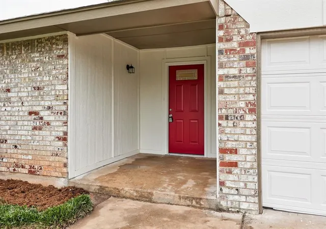 Photo 4 of Single family home for sale at 2712 Clover Glen Dr, Edmond, OK 73013 | MLS# 1252840 | Listing updated on 2026-10-09