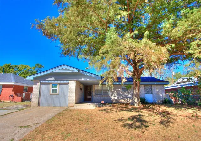 Photo 2 of Single family home for sale at 1305 Juniper Cir, Oklahoma City, OK 73110 | MLS# 1252849 | Listing updated on 2026-10-09