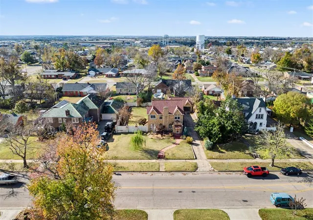 Photo 4 of Single family home for sale at 1928 N Broadway Ave, Shawnee, OK 74804 | MLS# 1252850 | Listing updated on 2026-10-09