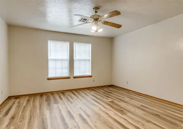 Photo 3 of Townhouse for sale at 13819 W Xing Way, Edmond, OK 73013 | MLS# 1252854 | Listing updated on 2026-10-09