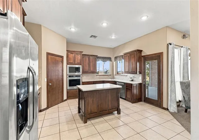 Photo 3 of Single family home for sale at 10300 Sundance Dr, Yukon, OK 73099 | MLS# 1252860 | Listing updated on 2026-10-09