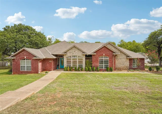 Single family home for sale at 812 Summer Oaks Dr, Blanchard, OK 73010 | MLS# 1252864 | Listing updated on 2026-10-22