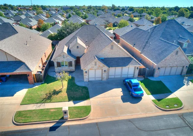 Single family home for sale at 10324 Veneto Cir, Oklahoma City, OK 73120 | MLS# 1252870