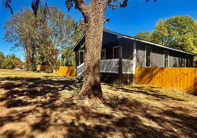 Single family home for sale at 306 NE Allen St, Broken Bow, OK 74728 | MLS# 1252871
