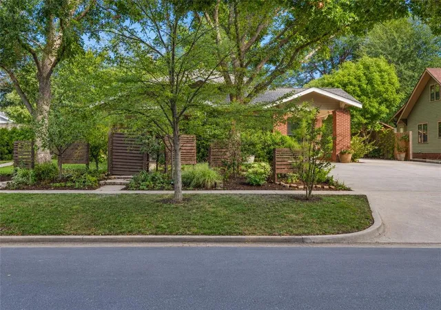 Photo 3 of Single family home for sale at 517 S Flood Ave, Norman, OK 73069 | MLS# 1252876 | Listing updated on 2026-10-10