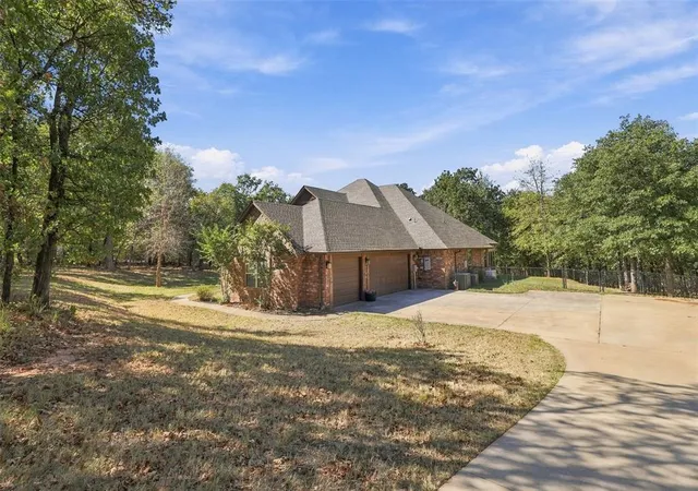 Photo 3 of Single family home for sale at 13915 S Anderson Rd, Arcadia, OK 73007 | MLS# 1252881 | Listing updated on 2026-10-08