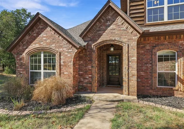 Photo 4 of Single family home for sale at 13915 S Anderson Rd, Arcadia, OK 73007 | MLS# 1252881 | Listing updated on 2026-10-08