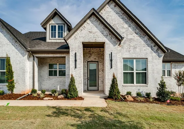 Photo 2 of Sale Pending at 11611 Nw 106th Street, Yukon, OK 73099 | MLS# 1252882 | Listing updated on 2026-10-09
