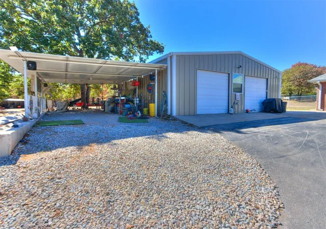 Photo 3 of Single family home for sale at 9950 E Boyd St, Norman, OK 73026 | MLS# 1252893 | Listing updated on 2026-10-09