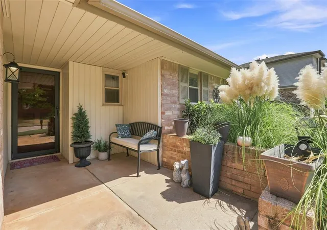 Photo 4 of Single family home for sale at 900 John F Kroutil Dr, Yukon, OK 73099 | MLS# 1252897 | Listing updated on 2026-10-10