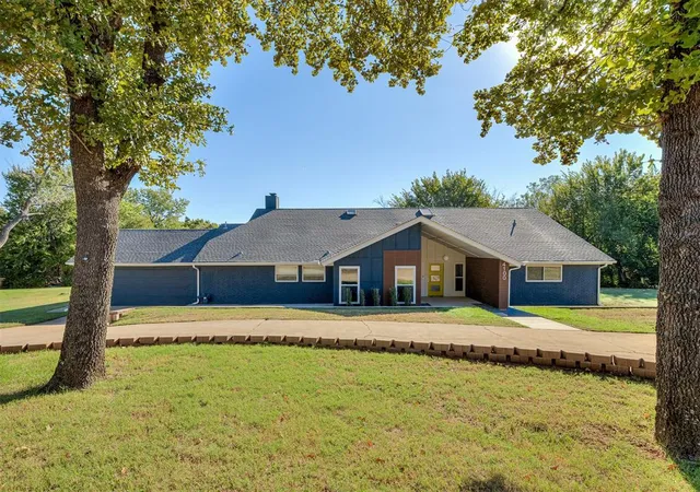 Photo 2 of Single family home for sale at 4100 N Bryant Ave, Edmond, OK 73034 | MLS# 1252898 | Listing updated on 2026-10-09