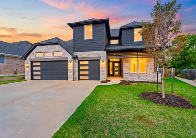 Photo 1 of Single family home for sale at 2241 Nw 187th Terrace, Edmond, OK 73012 | MLS# 1252923 | Listing updated on 2026-10-20