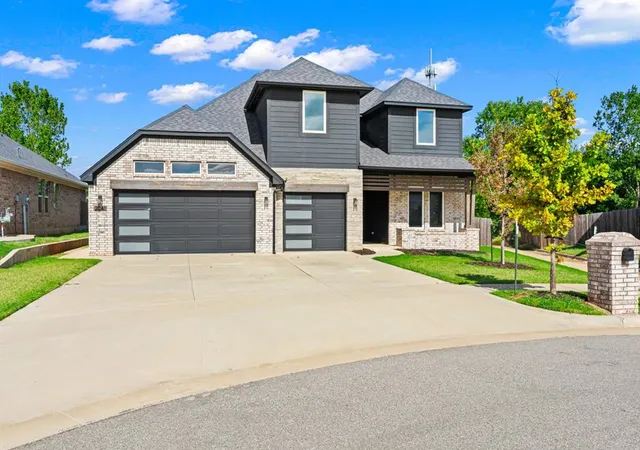 Single family home for sale at 2241 NW 187th Terrace, Edmond, OK 73012 | MLS# 1252923