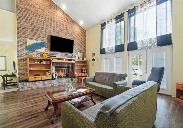 Photo 3 of Townhouse for sale at 1009 Mockingbird Ln, Clinton, OK 73601 | MLS# 1252925 | Listing updated on 2026-10-21