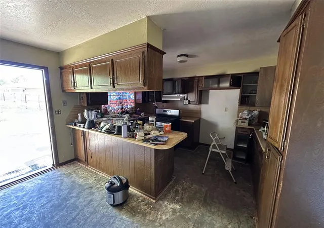 Photo 4 of Single family home for sale at 1112 Val Genes Rd, Edmond, OK 73003 | MLS# 1252930 | Listing updated on 2026-10-09
