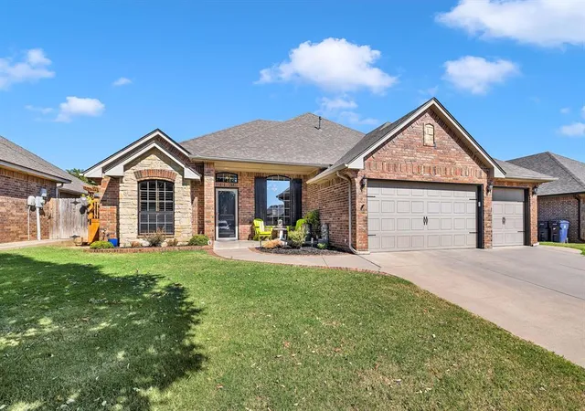 Single family home for sale at 8609 NW 112th Street, Oklahoma City, OK 73162 | MLS# 1252932
