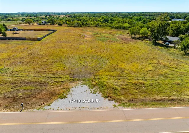 Photo 3 of Land for sale at 17910 240th Street, Washington, OK 73093 | MLS# 1252933 | Listing updated on 2026-10-09