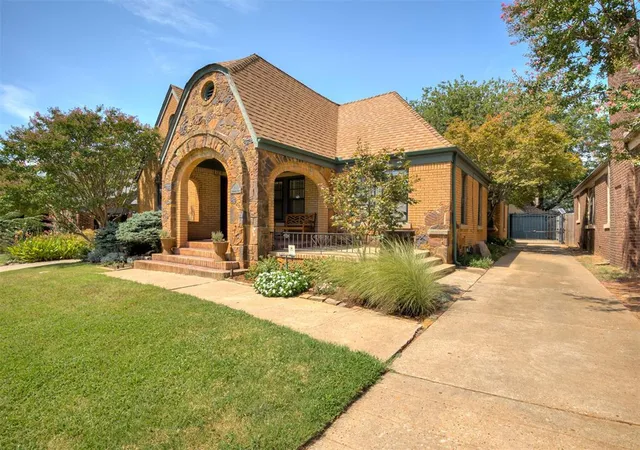 Photo 2 of Single family home for sale at 217 Edgemere Ct, Oklahoma City, OK 73118 | MLS# 1252948 | Listing updated on 2026-10-09