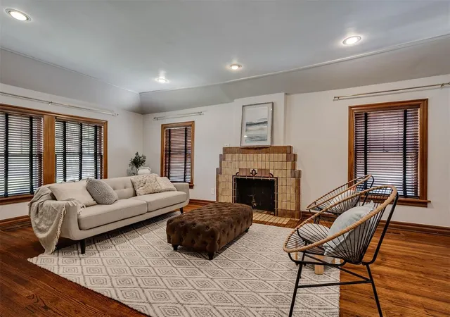 Photo 4 of Single family home for sale at 217 Edgemere Ct, Oklahoma City, OK 73118 | MLS# 1252948 | Listing updated on 2026-10-09