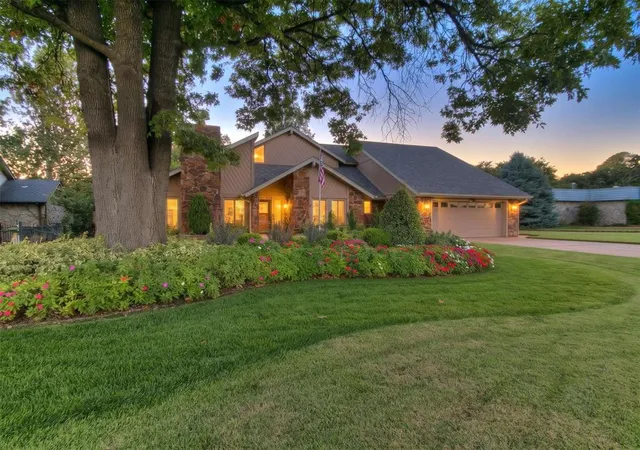 Photo 2 of Single family home for sale at 1713 Eagle Dr, Edmond, OK 73034 | MLS# 1252951 | Listing updated on 2026-10-10