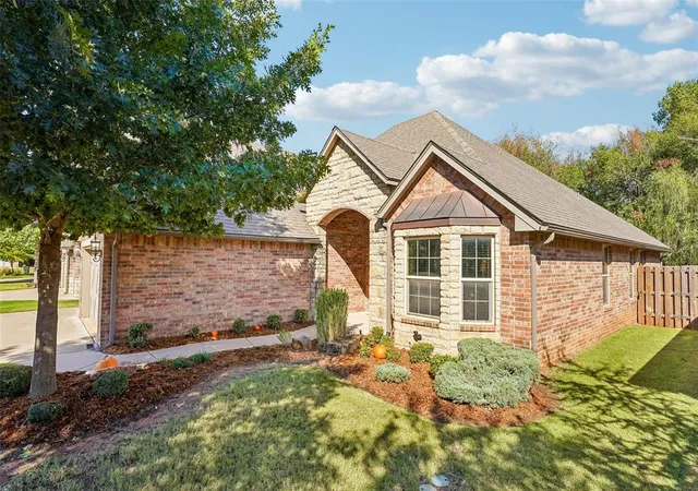Photo 3 of Single family home for sale at 3917 Lakeshire Ridge Ct, Edmond, OK 73034 | MLS# 1252957 | Listing updated on 2026-10-14