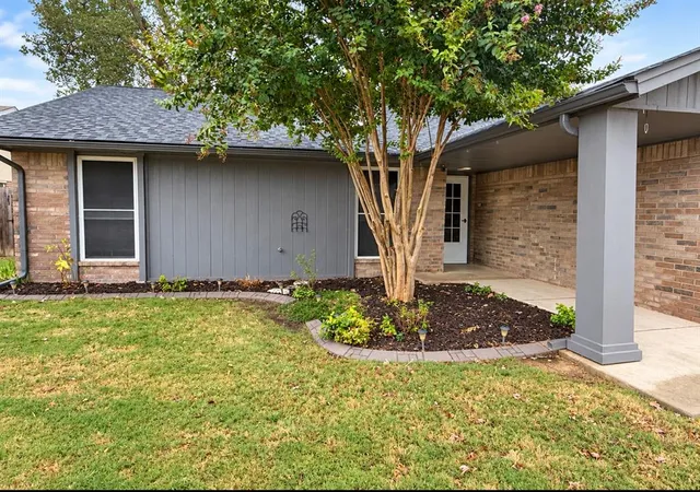 Photo 2 of Single family home for sale at 816 N Stout Cir, Oklahoma City, OK 73170 | MLS# 1252967 | Listing updated on 2026-10-10