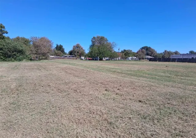 Photo 2 of Land for sale at 716 Se 5th Street, Anadarko, OK 73005 | MLS# 1252978 | Listing updated on 2026-10-09