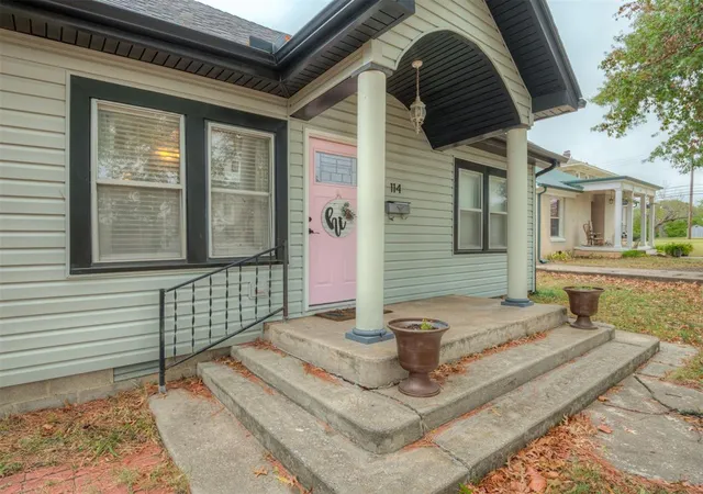Photo 1 of Single family home for sale at 114 W Georgia St, Shawnee, OK 74804 | MLS# 1252983 | Listing updated on 2026-10-09