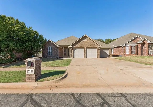 Single family home for sale at 2101 Del Simmons Dr, Edmond, OK 73003 | MLS# 1252990