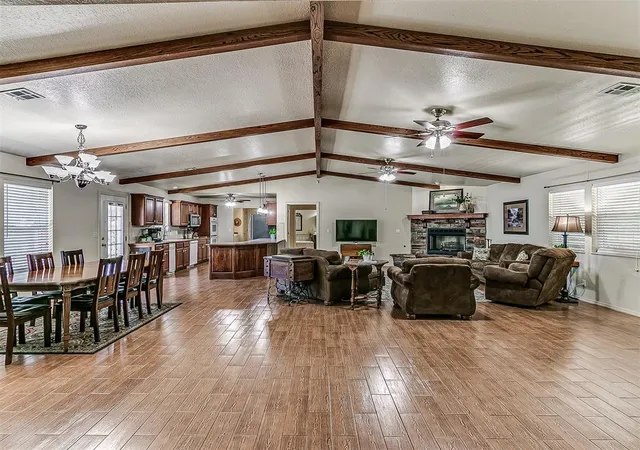 Photo 1 of Single family home for sale at 318 S Cimarron St, Crescent, OK 73028 | MLS# 1253002 | Listing updated on 2026-10-10