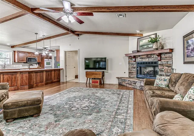 Photo 4 of Single family home for sale at 318 S Cimarron St, Crescent, OK 73028 | MLS# 1253002 | Listing updated on 2026-10-10