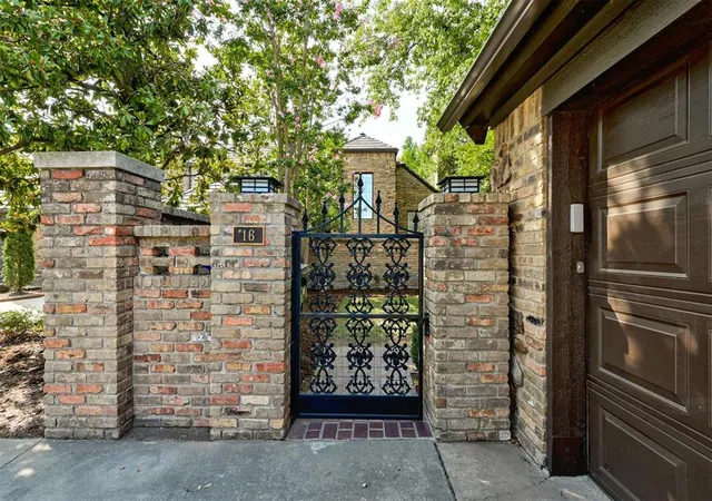 Photo 1 of Single family home for sale at 16 Windbrook, Norman, OK 73072 | MLS# 1253004 | Listing updated on 2026-10-29