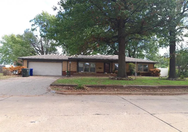 Photo 1 of Single family home for sale at 3208 Bella Vista Dr, Oklahoma City, OK 73110 | MLS# 1253008 | Listing updated on 2026-10-29