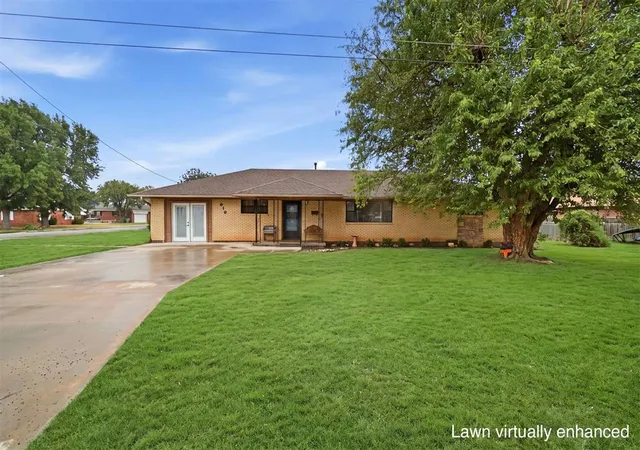 Single family home for sale at 916 N Byers Ave, Mangum, OK 73554 | MLS# 1253009