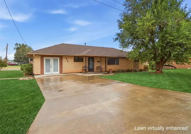 Photo 3 of Single family home for sale at 916 N Byers Ave, Mangum, OK 73554 | MLS# 1253009 | Listing updated on 2026-10-11