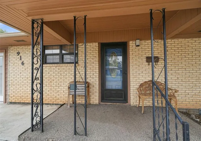 Photo 3 of Single family home for sale at 916 N Byers Ave, Mangum, OK 73554 | MLS# 1253009 | Listing updated on 2026-10-11