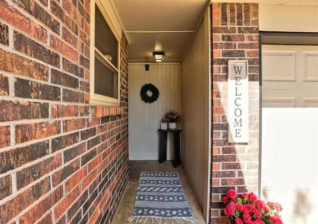Photo 3 of Sale Pending at 3419 E Noble Dr, Edmond, OK 73034 | MLS# 1253023 | Listing updated on 2026-10-10
