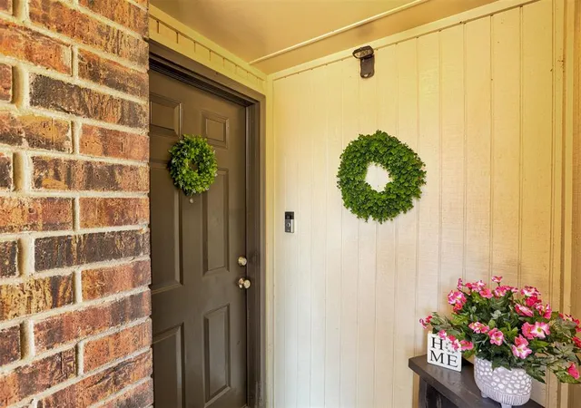 Photo 3 of Sale Pending at 3419 E Noble Dr, Edmond, OK 73034 | MLS# 1253023 | Listing updated on 2026-10-10
