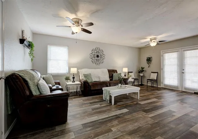 Photo 4 of Sale Pending at 3419 E Noble Dr, Edmond, OK 73034 | MLS# 1253023 | Listing updated on 2026-10-10