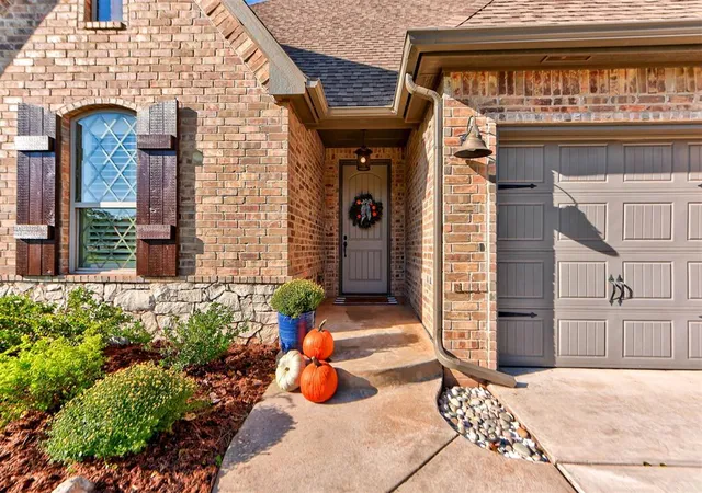 Photo 3 of Single family home for sale at 19705 Rambling Crk Dr, Edmond, OK 73012 | MLS# 1253027 | Listing updated on 2026-10-20