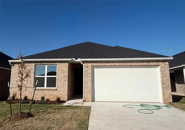 Photo 1 of Single family home for sale at 1725 Sugar Pine Way, Edmond, OK 73034 | MLS# 1253035 | Listing updated on 2026-10-28