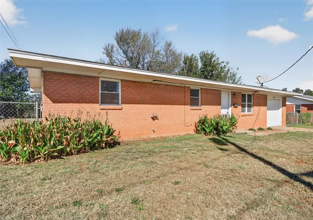 Photo 3 of Single family home for sale at 501 S Galena Ave, Geary, OK 73040 | MLS# 1253046 | Listing updated on 2026-10-11
