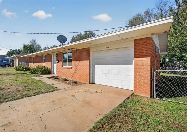 Photo 3 of Single family home for sale at 501 S Galena Ave, Geary, OK 73040 | MLS# 1253046 | Listing updated on 2026-10-11